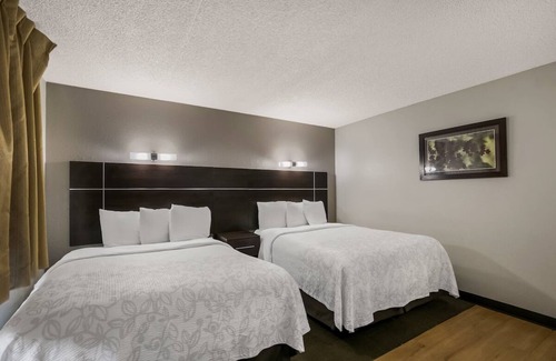 Ashley Oaks Hotel | Three Charming Rooms w/ Complimentary Breakfast | Budget Wise Stay