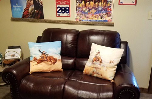 Three Forks Apartamento | "Cowboy Cabin" de Three Forks Saddlery
