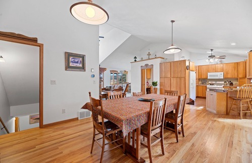 Piedmont Otro | Three generations of ranch families have homesteaded on this 40 acre property