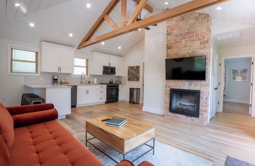 Chestnut Casa | Three Houses, One Property, 10 minutes from Downtown!