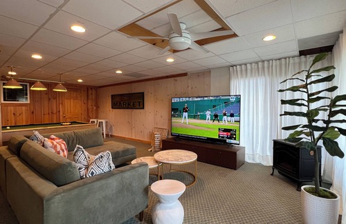 Six Mile Chalet De Esquí | THREE-LEVEL LAKEFRONT DESIGNER CHALET: ONLY 9 MILES FROM CLEMSON! Wi-Fi/AC