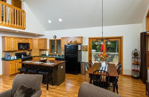 Sturgeon Bay Casa | Three Little Birds by Simple Life Rentals