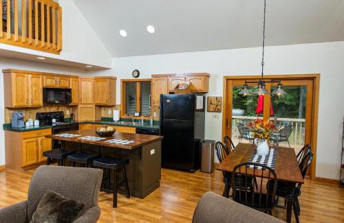 Sturgeon Bay Casa | Three Little Birds by Simple Life Rentals