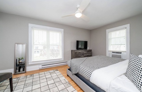 Three Oaks Casa | Three Oaks Multi Unit (2 Night Summer Min)
