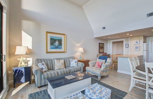 Kiawah Island Condominio | Three Oceanfront Private Balconies with Panoramic View, Dolphins & Calm Breezes!