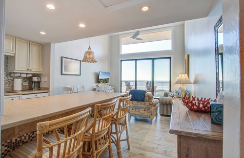 Kiawah Island Condominio | Three Oceanfront Private Balconies with Panoramic View, Dolphins & Calm Breezes!