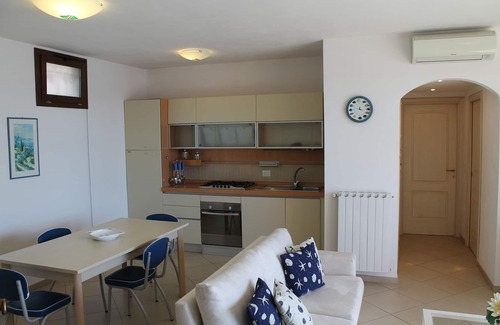 La Maddalena Apartamento | apartamento de tres habitaciones en un entorno tranquilo con vistas al mar terraza