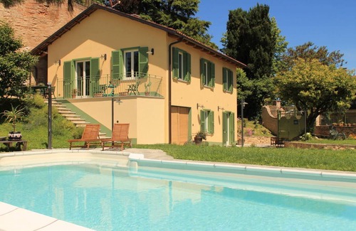 Montafia Apartamento | La bonanza de Don Bosco. Casa de campo en Monferrato panorámica. 8 personas