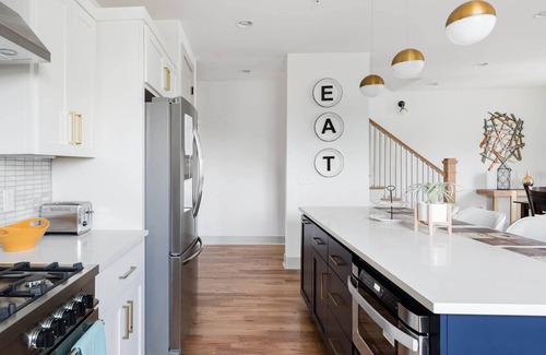 Edgehill Casa | Three Story Home With Urban Courtyard Minutes to Downtown