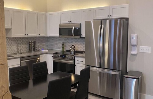 Jonesville Casa | Three Trails Unit 3 Townhome | WineCountry/Downtown/Charm