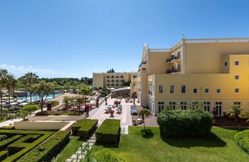 Vilamoura Villa | Thrilling Vilamoura Apartment | Apartment Owen | 2 Bedroom Suite | Furnished Balcony | Shared Outdoor and Indoor swimming pool | Shared Fitness Centre and Sauna | Common Lounge and Garden | Praia Da Falésia, Apartado
