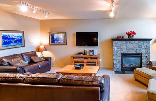 East Kootenay Casa | Thunder Ridge Chalet by Fernie Lodging Company