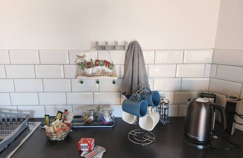 Mountainside Cabaña | Thys' Place, a Gateway to Coastal Bliss in Gordon's Bay! Digital Nomad paradise!