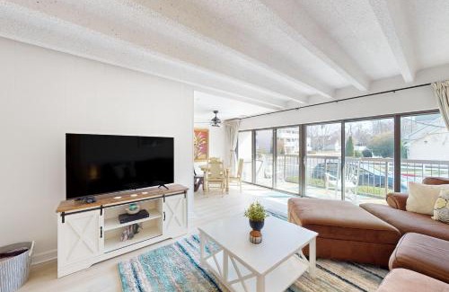 Caine Woods Apartamento | Tiburon 1B