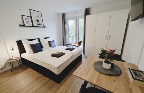 Metzingen Apartamento | TiCasa BLACK-Zentral-Outlet-Aufzug-Stylisch-Unique