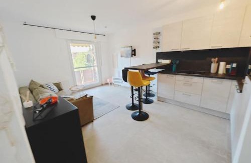 Metzingen Apartamento | TiCasa Shine-Zentral-Outlet-Balkon-Parkplatz-ruhig