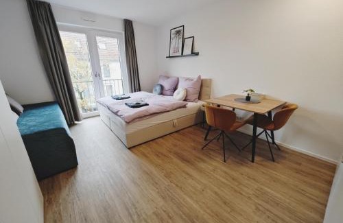 Metzingen Apartamento | TiCasa WAVE-Zentral-Outlet-Aufzug-Stylisch-Unique