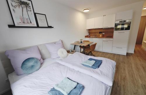 Metzingen Apartamento | TiCasa WAVE-Zentral-Outlet-Aufzug-Stylisch-Unique