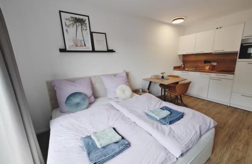 Metzingen Apartamento | TiCasa WAVE-Zentral-Outlet-Aufzug-Stylisch-Unique