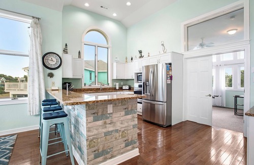 Monteray Shores Casa | Tickled Pink: Pool | Hot Tub | Elevator | Dogs OK