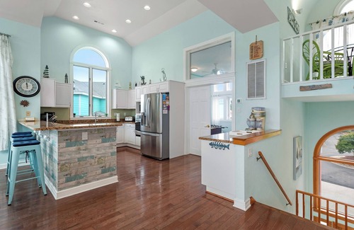 Monteray Shores Casa | Tickled Pink: Pool | Hot Tub | Elevator | Dogs OK