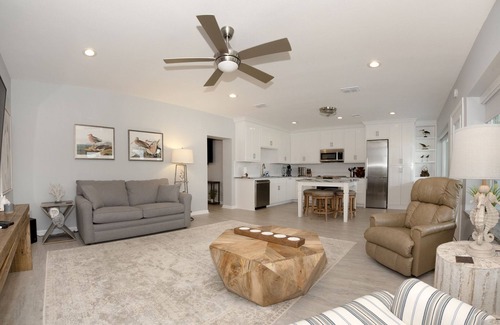 Panacea Condominio | Tide Creek Bungalow, Panacea...Marina/Bay Views, 2 Balconies, Pool, No Boats