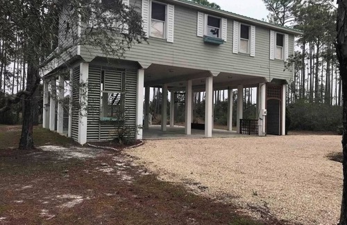 Panacea Casa | Tide Creek Lookout- Entire Home- 3 Bedrooms, 6 Beds