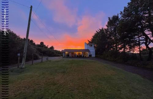 Ocean Shores Casa | Tide Pool Cabin, a Soquinomere Private Hotel on the Dunes, Downtown Ocean Shores
