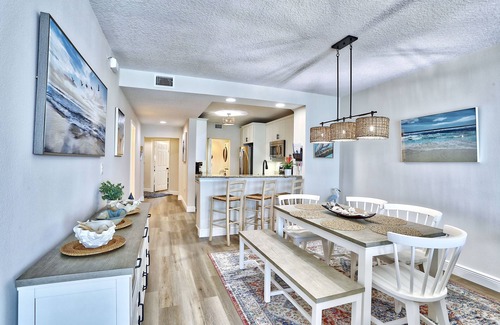 North Redington Beach Condominio | Tides 2-423 - Coastal Beach Club with Fabulous Amenities!