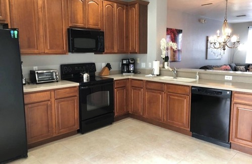 Florida Central Atlantic Coast Cabaña | Tideview 20 · Walk TO Convention! Near Universal & Disney