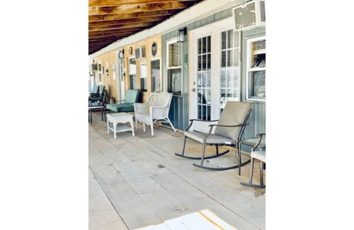 Tidioute Casa | TIDIOUTE WHISKER BISCUIT-ALLEGHENY RIVER VIEW WITH ACCESS