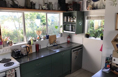 Tauranga Casa | Tidy and cozy cottage with private tropical garden 10 mins to Mount Maunganui