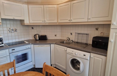 Cork Apartamento | Tidy, Spacious & Quiet 2BD on Edge of Cork City