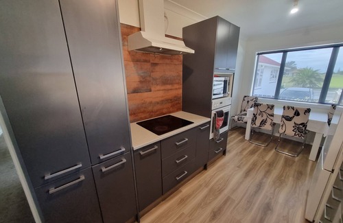 Ruakaka Casa | Tidy Three Bedroom Home in Ruakaka.