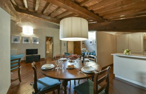 Santo Spirito Apartamento | Tiepolo romantic penthouse in the Oltrarno