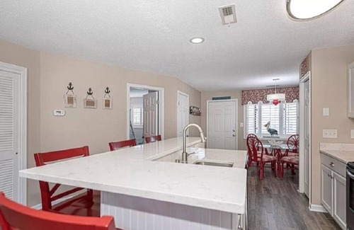 Midtown Ocean City Casa | Tiffanie by the Sea Ocean Block with pool