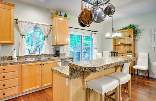 Bull Mountain Casa | Tigard Vacation Rental w/ Deck: 13 Mi to Portland!