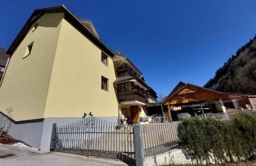 Zelezniki Casa | Tiha dolina