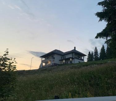 Piatra Fantanele Casa | Tihuța Village