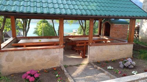 Pluzine Apartamento | Tijanić Apartment Piva Lake