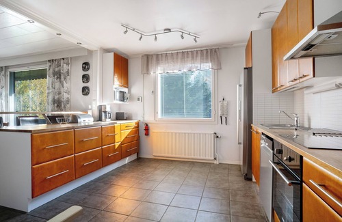 Rovaniemi Casa | Tilava Talo Soveltuu Erinomaisesti Isommalle Perheelle tai Ryhmälle