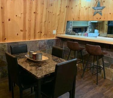 Wofford Heights Casa | Tillie Creek Retreat: a Creekside Oasis