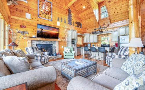 Gatlinburg - Pigeon Forge Villa | Tils Den