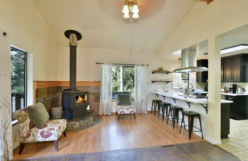 Dunsmuir Casa | Timber Height's, Classy home in the pines.