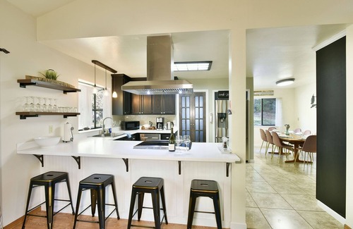 Dunsmuir Casa | Timber Height's, Classy home in the pines.