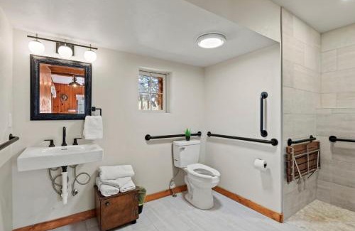 Colorado Springs Casa | Timber Lodge #17