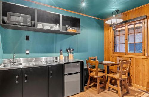 Colorado Springs Casa | Timber Lodge #30