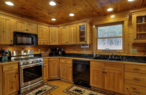 Rangeley Casa | Timber Lodge 4 Bedroom/2 Bath home - great for snowmobiling and short drive to Saddleback Mountain!