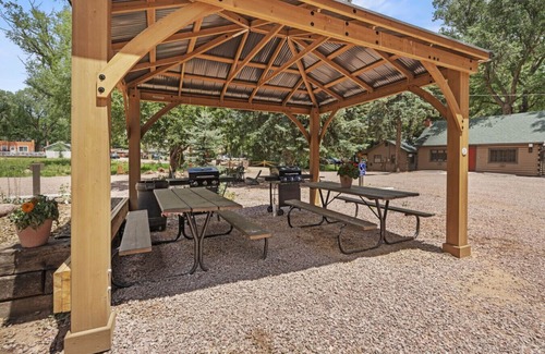 Colorado Springs Cabina | Timber Lodge Cabin #32
