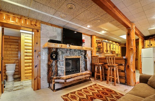 Timber Lakes Cabina | Timber Moose Lodge: Cabaña Mas Grande de USA; piscina interior grande, duerme 58